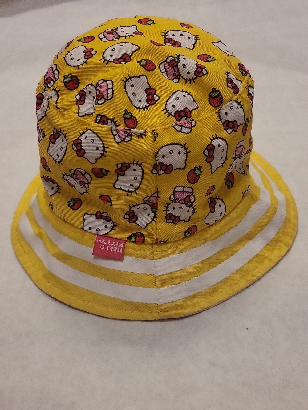 Hello Kitty yellow bucket hat
